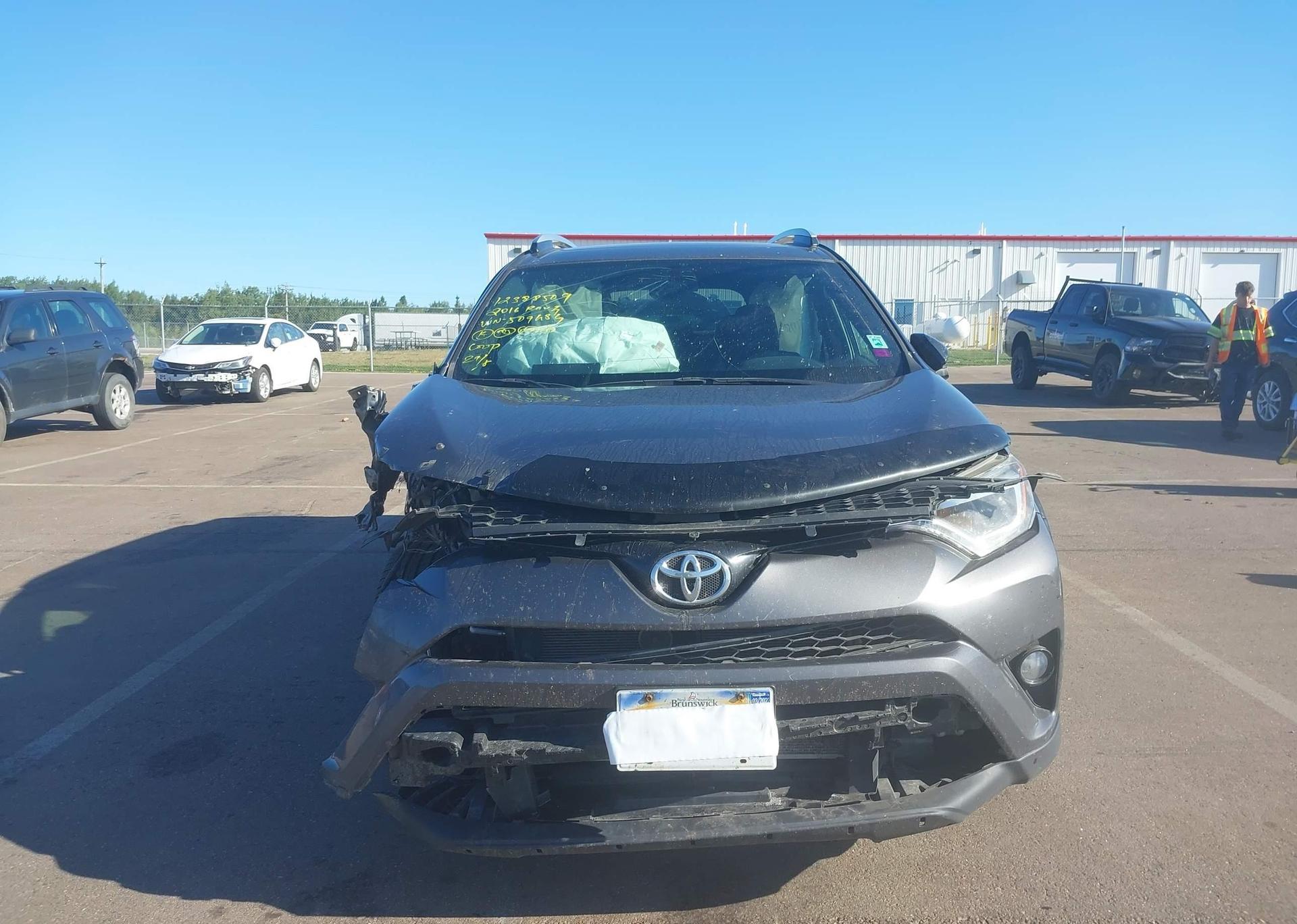 2016 TOYOTA RAV4 SE