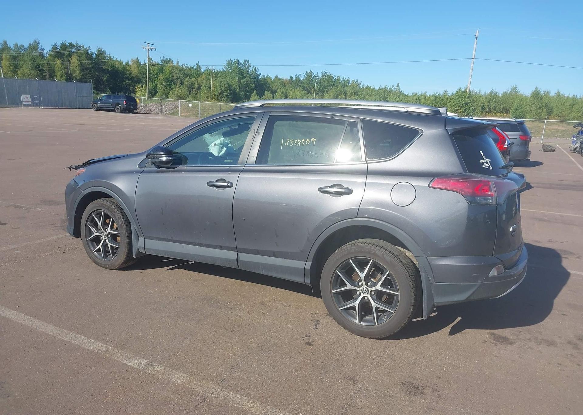 2016 TOYOTA RAV4 SE