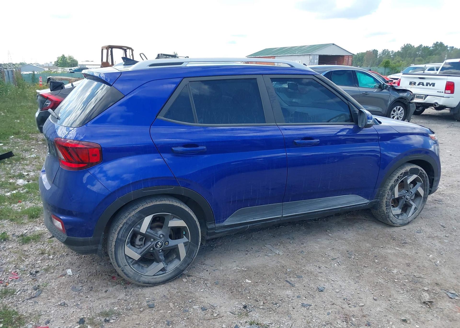 2021 HYUNDAI VENUE ULTIMATE WITH BLACK INTERIOR
