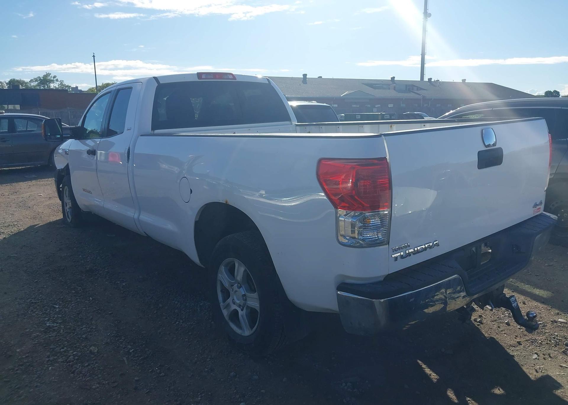 2011 TOYOTA TUNDRA SR5 5.7L V8
