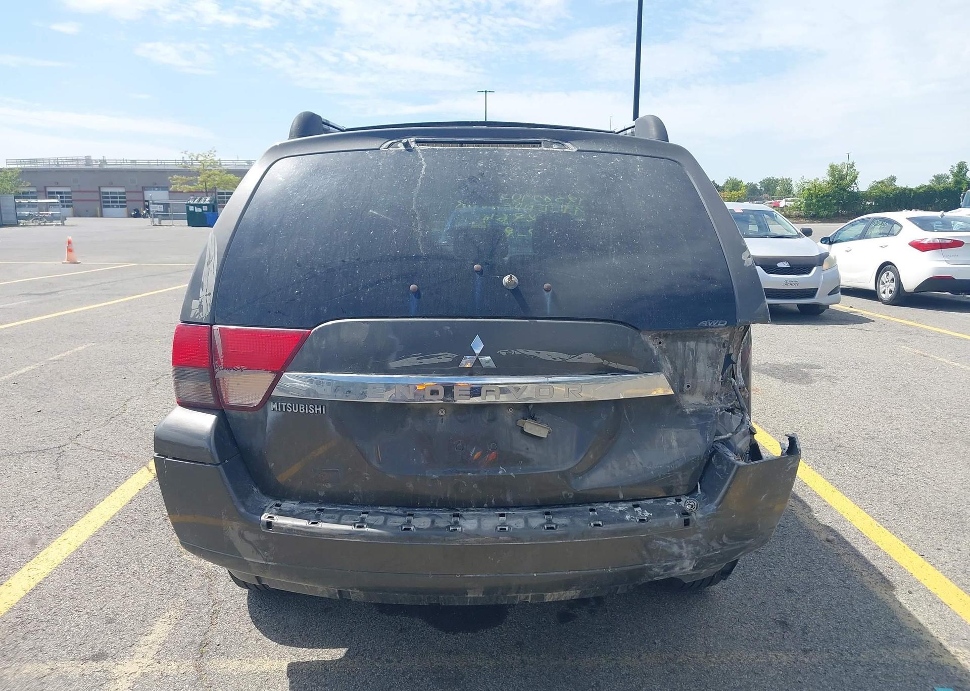 2011 MITSUBISHI ENDEAVOR