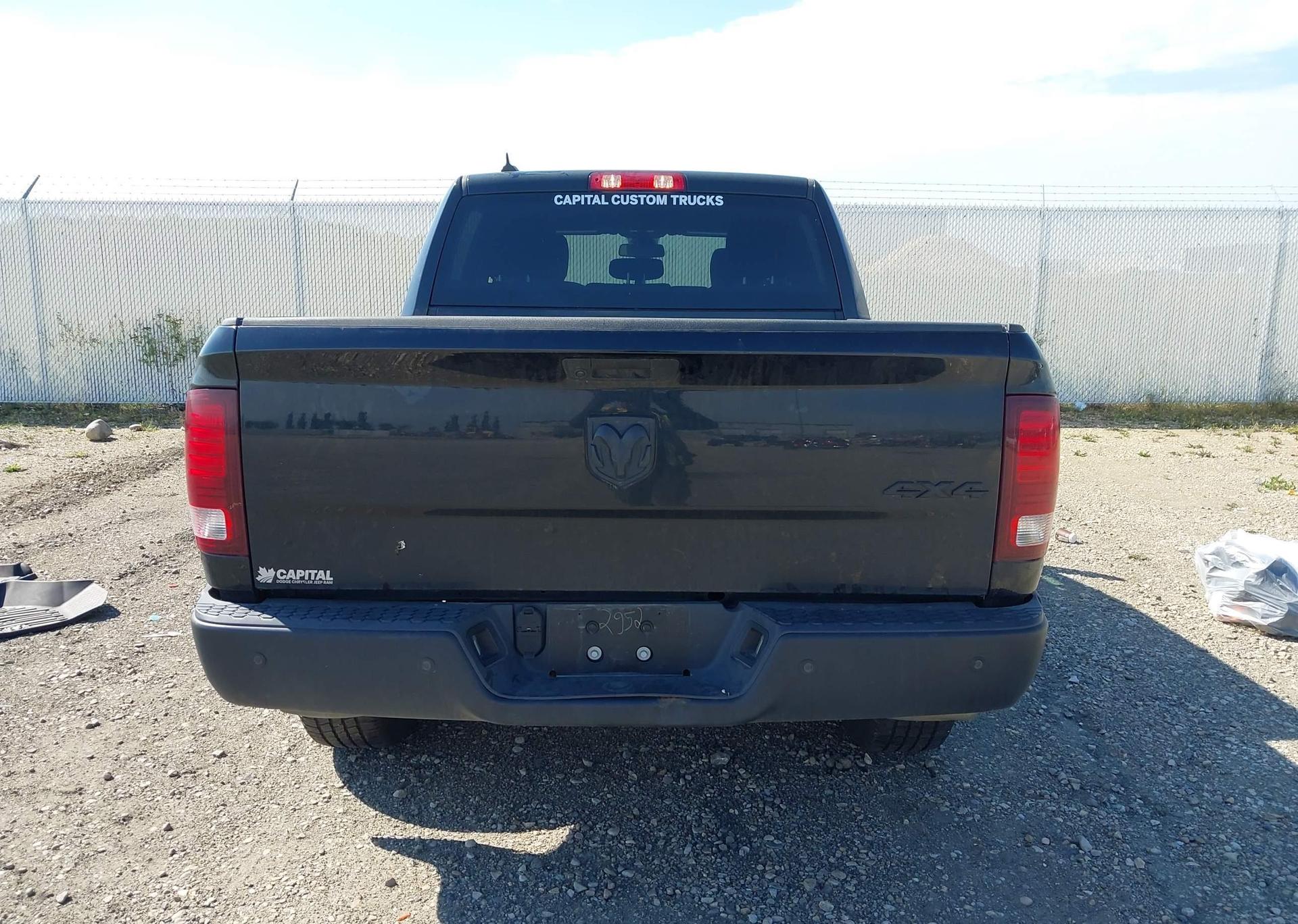 2024 RAM 1500 CLASSIC SLT