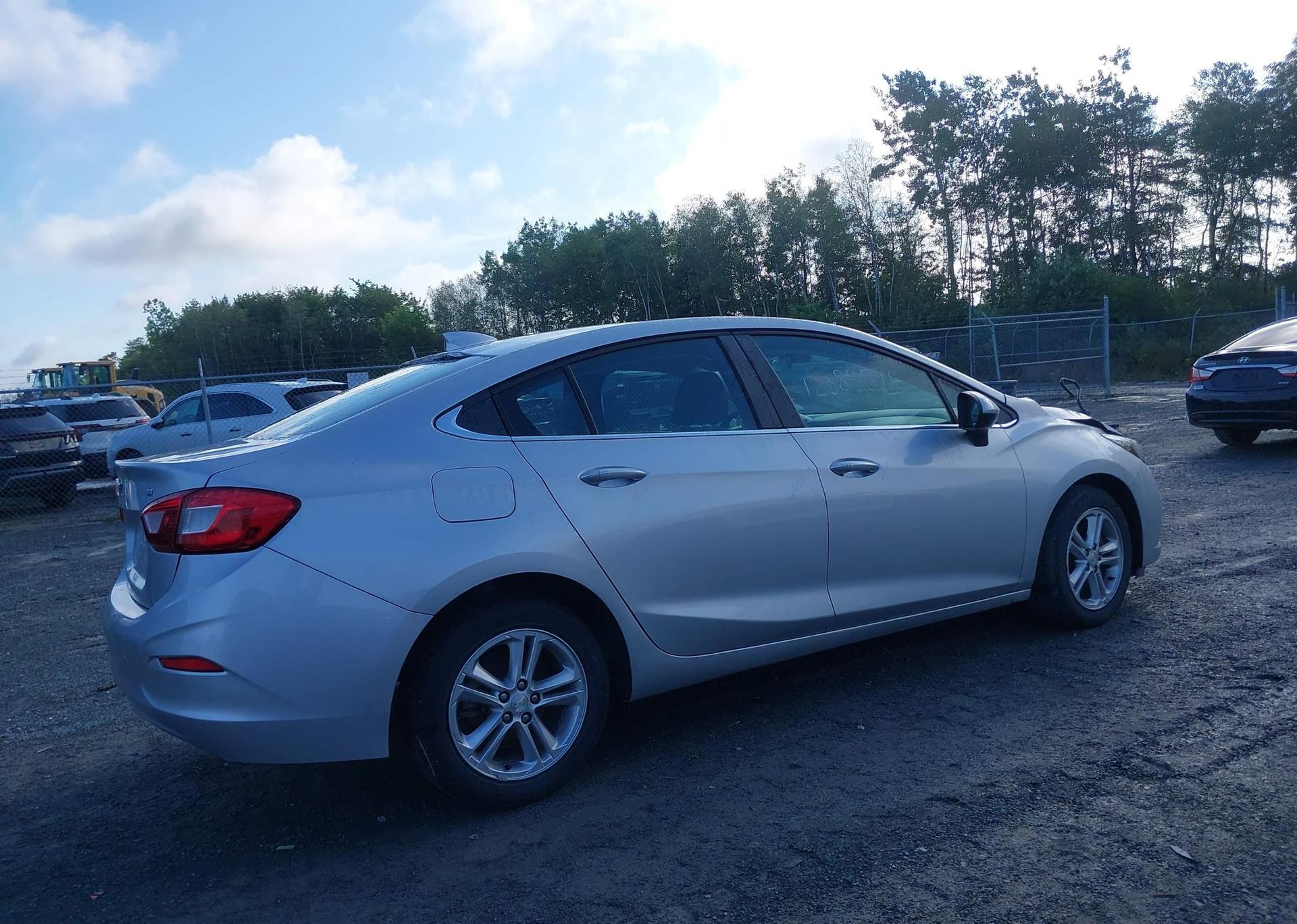 2018 CHEVROLET CRUZE LT