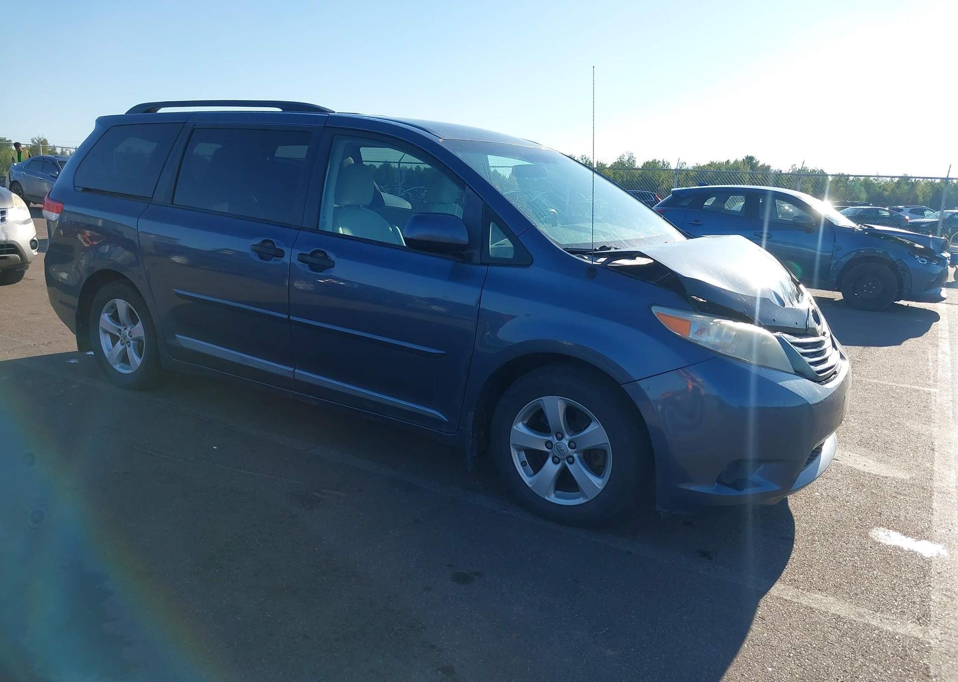 2013 TOYOTA SIENNA V6 7 PASSENGER