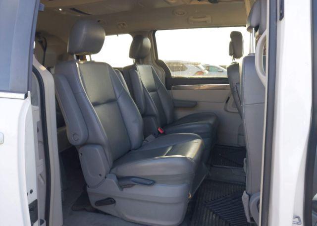 2010 VOLKSWAGEN ROUTAN SE