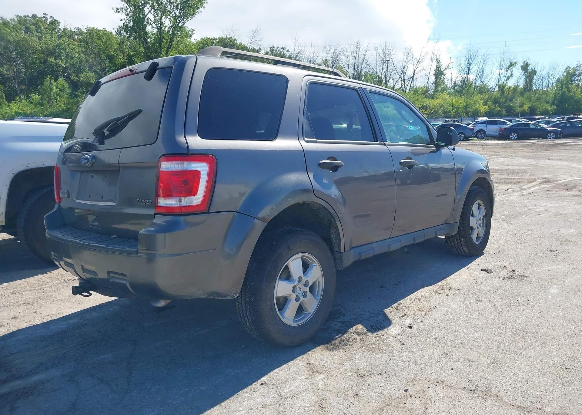 2010 FORD ESCAPE XLT