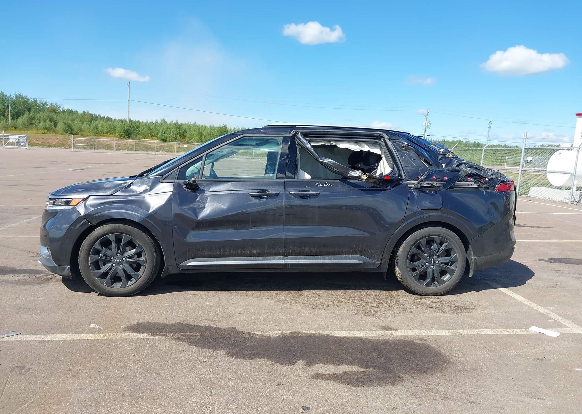 2024 KIA CARNIVAL SX