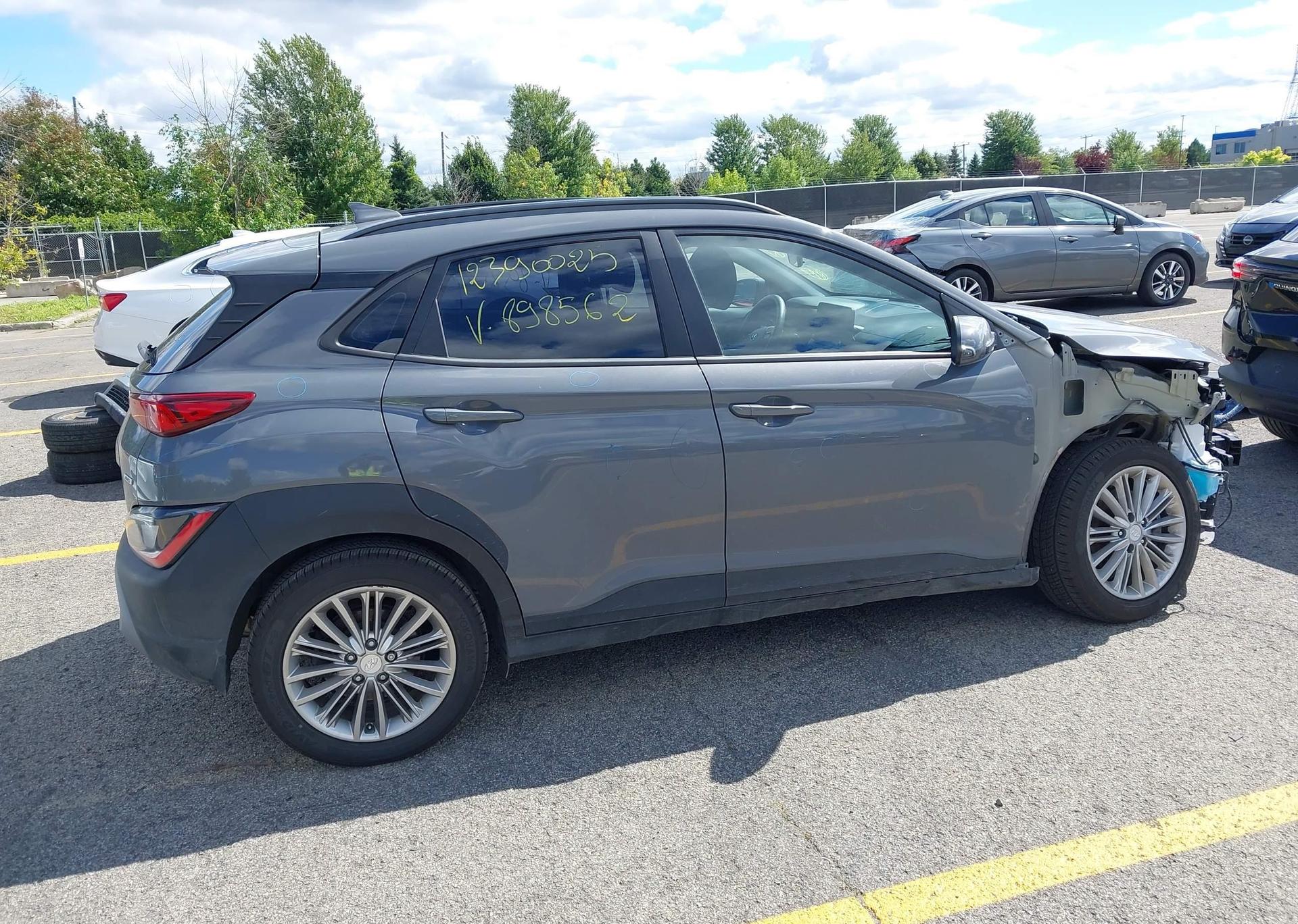 2022 HYUNDAI KONA SE