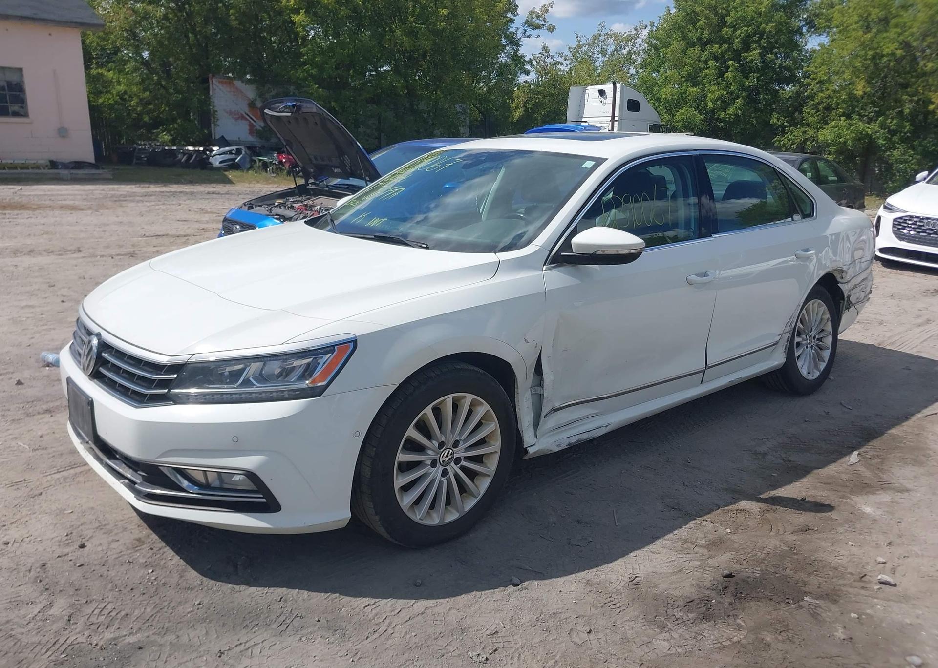 2017 VOLKSWAGEN PASSAT SE