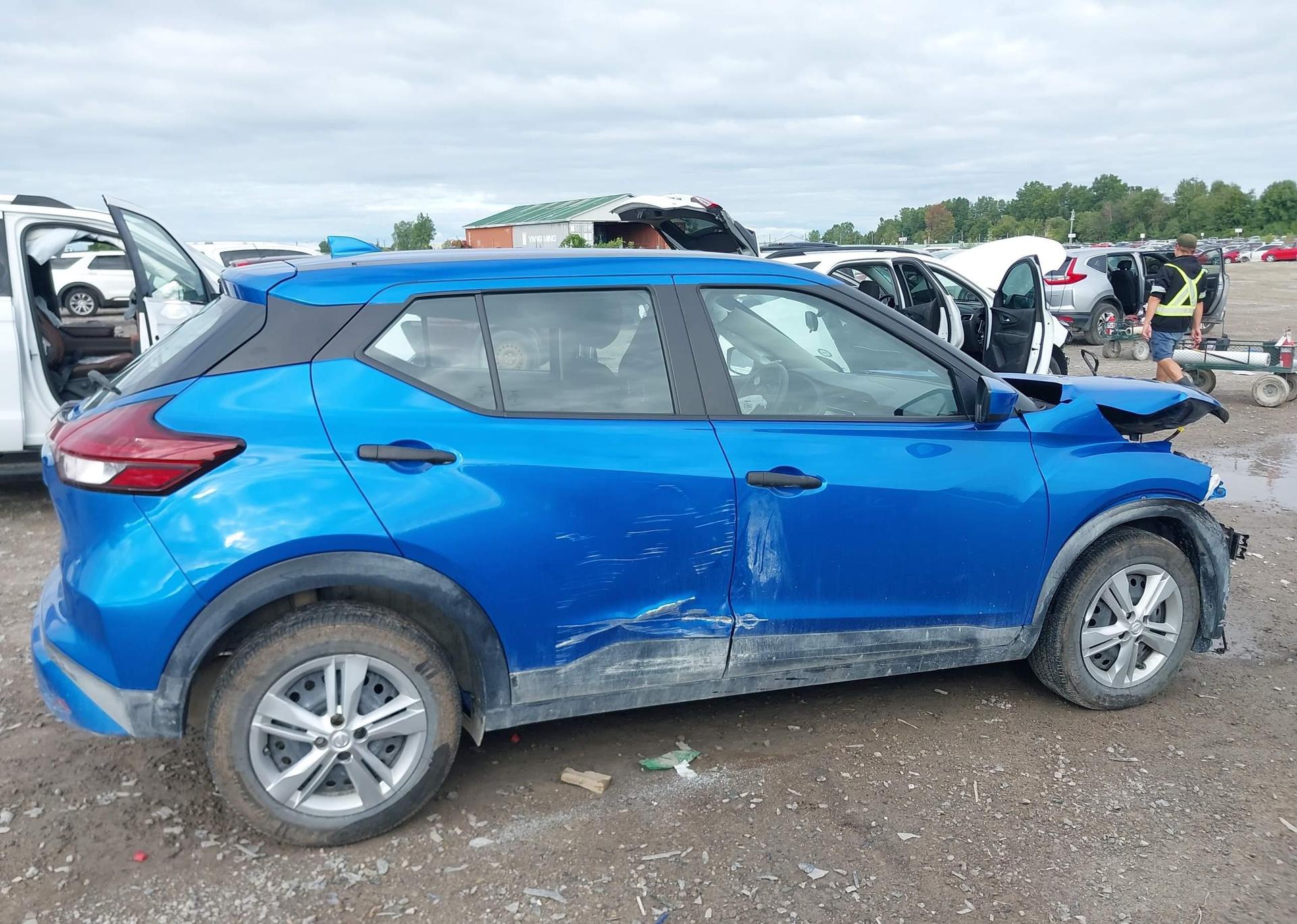 2024 NISSAN KICKS S
