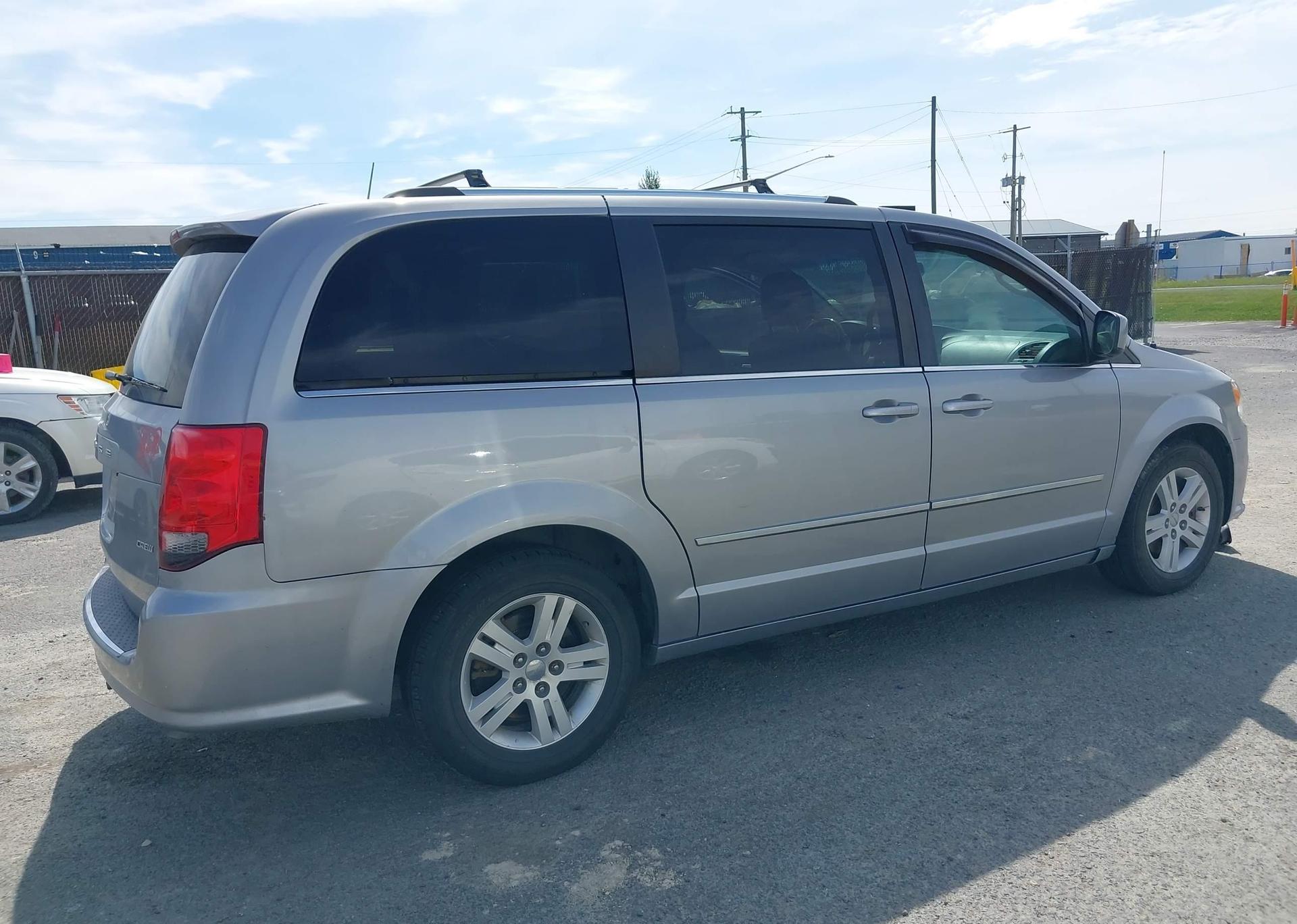 2016 DODGE GRAND CARAVAN CREW