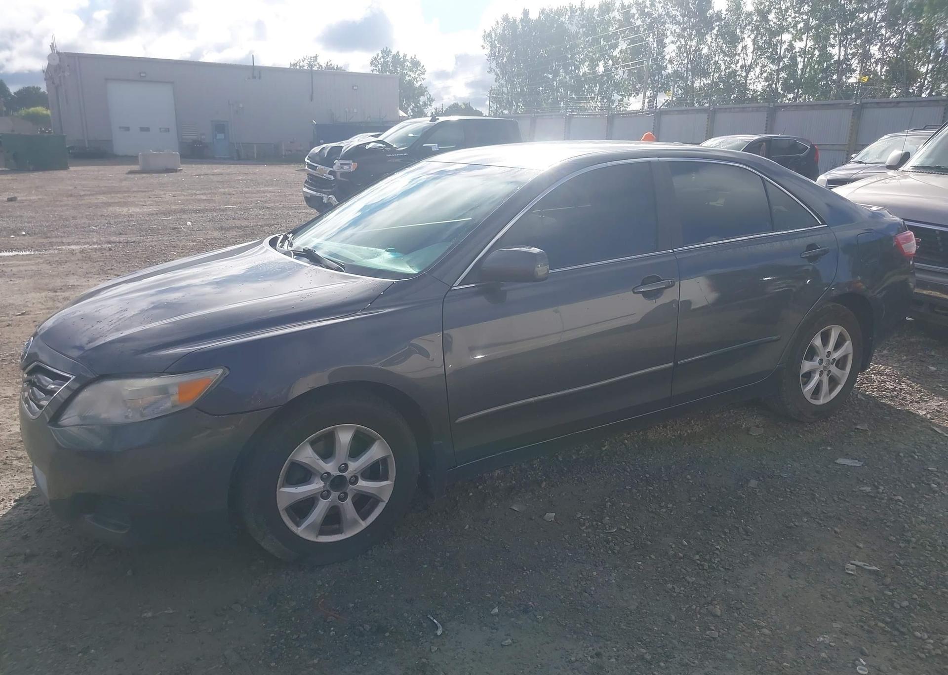 2011 TOYOTA CAMRY LE