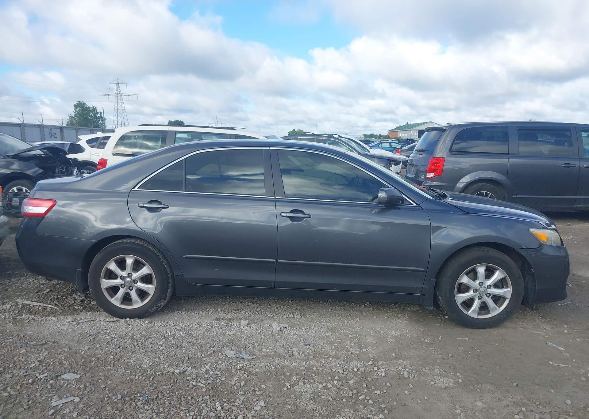 2011 TOYOTA CAMRY LE
