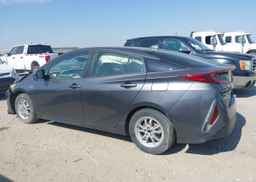 2022 TOYOTA PRIUS PRIME LE