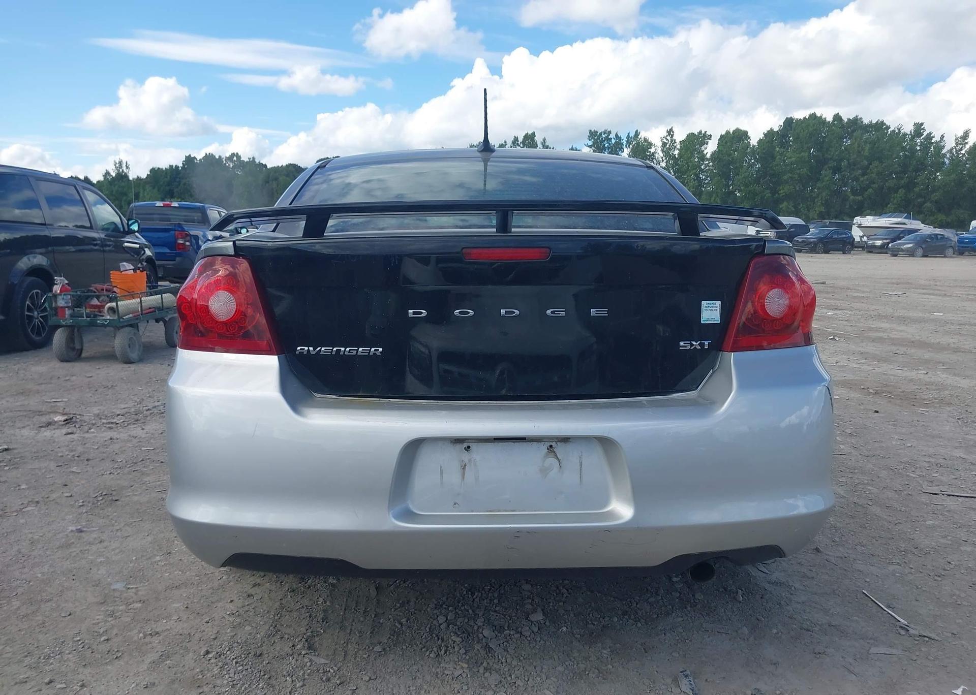 2013 DODGE AVENGER SE