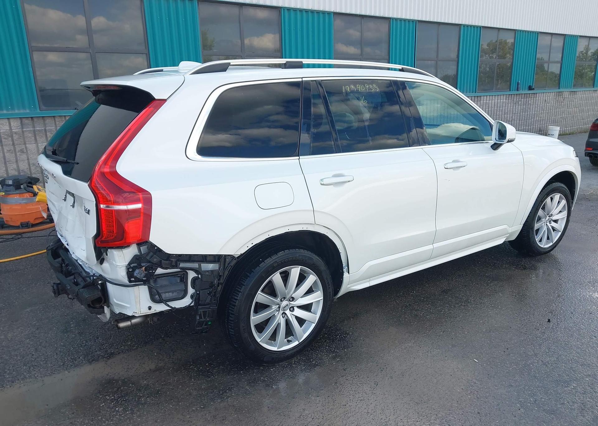 2016 VOLVO XC90 T6