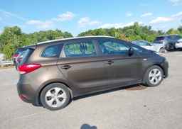 2015 KIA RONDO