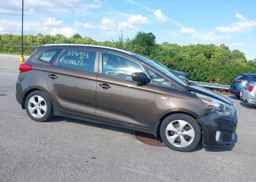 2015 KIA RONDO