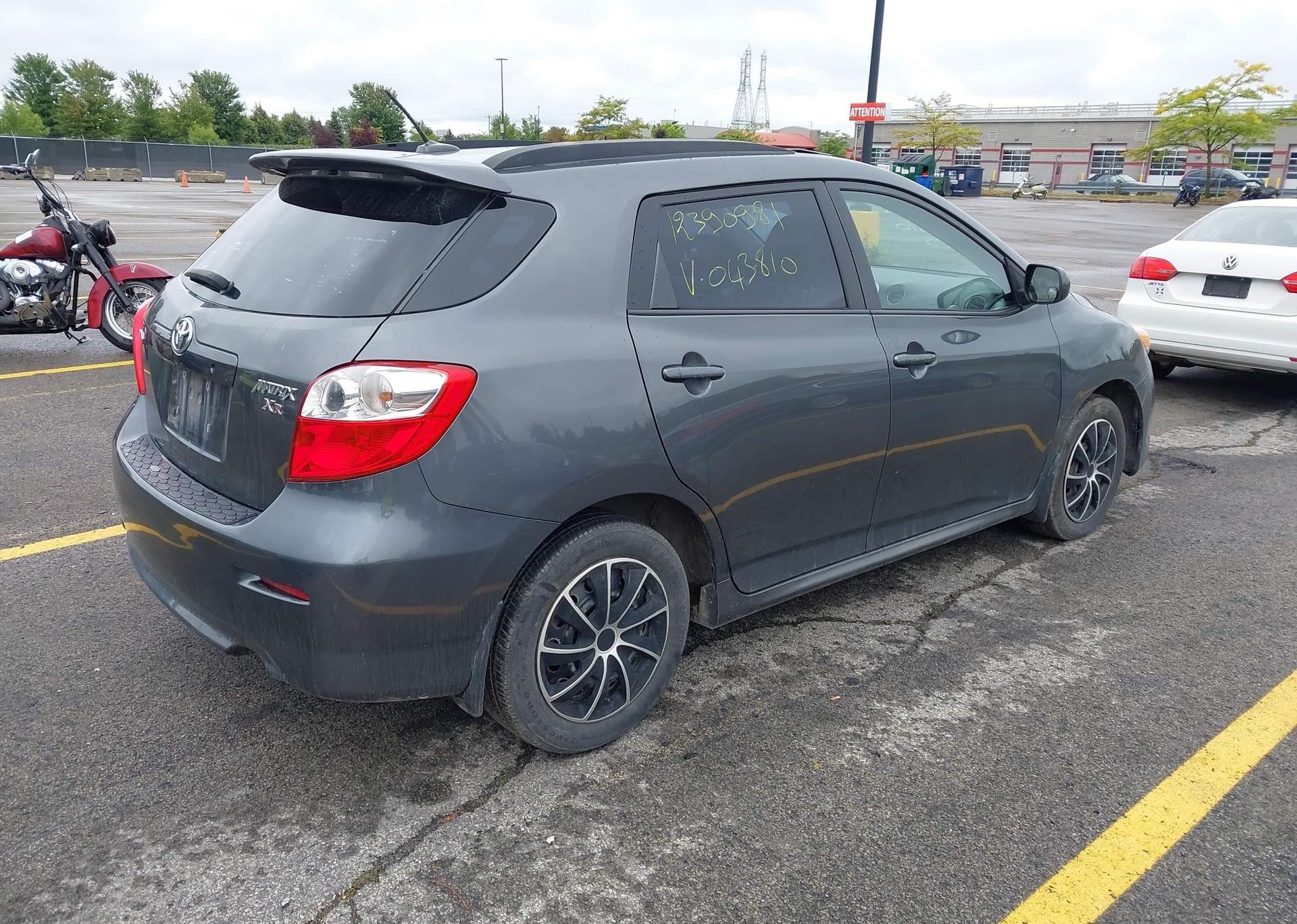 2010 TOYOTA Matrix XR