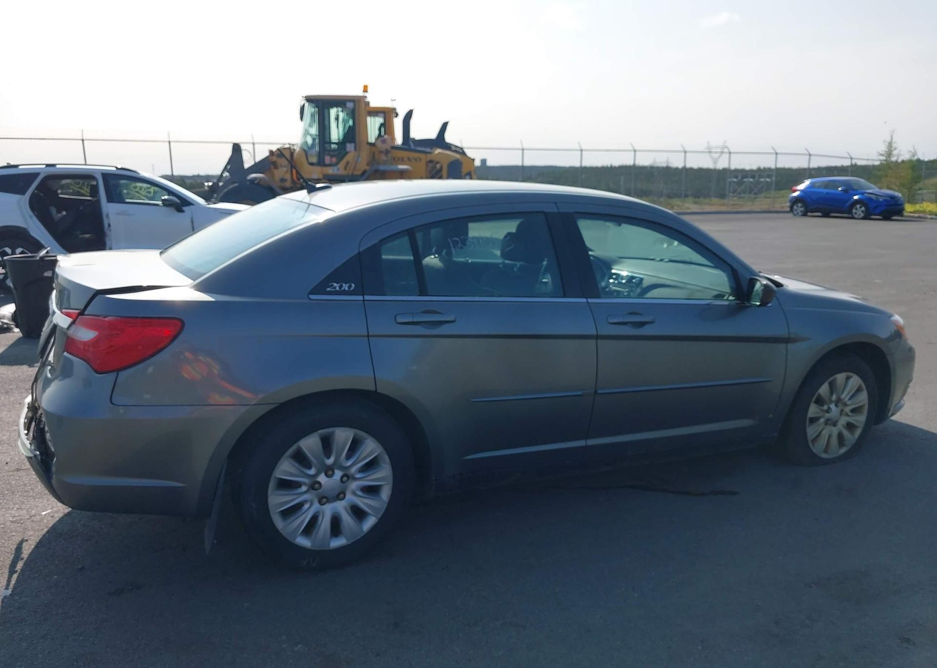 2013 CHRYSLER 200 LX