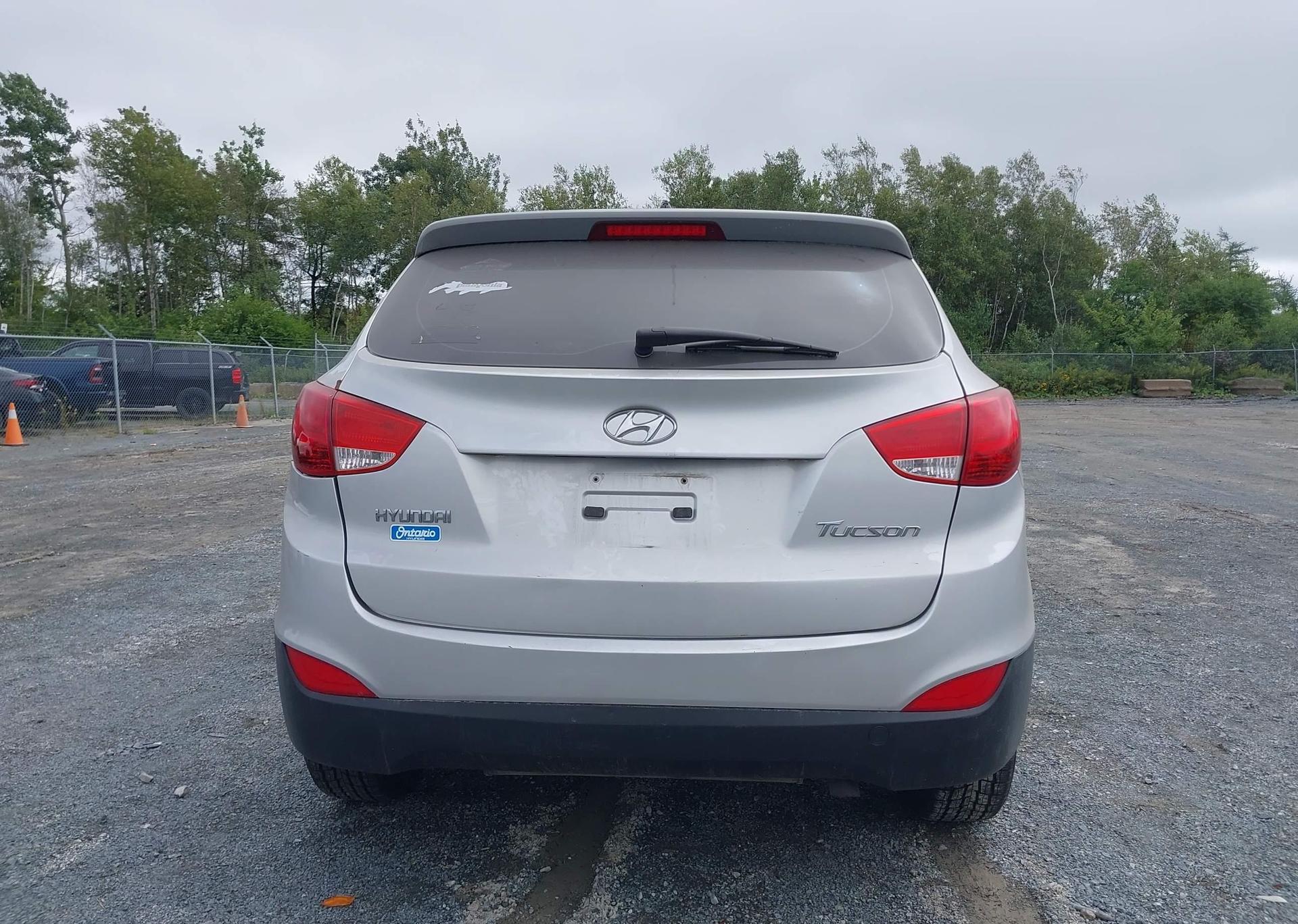 2010 HYUNDAI TUCSON GL