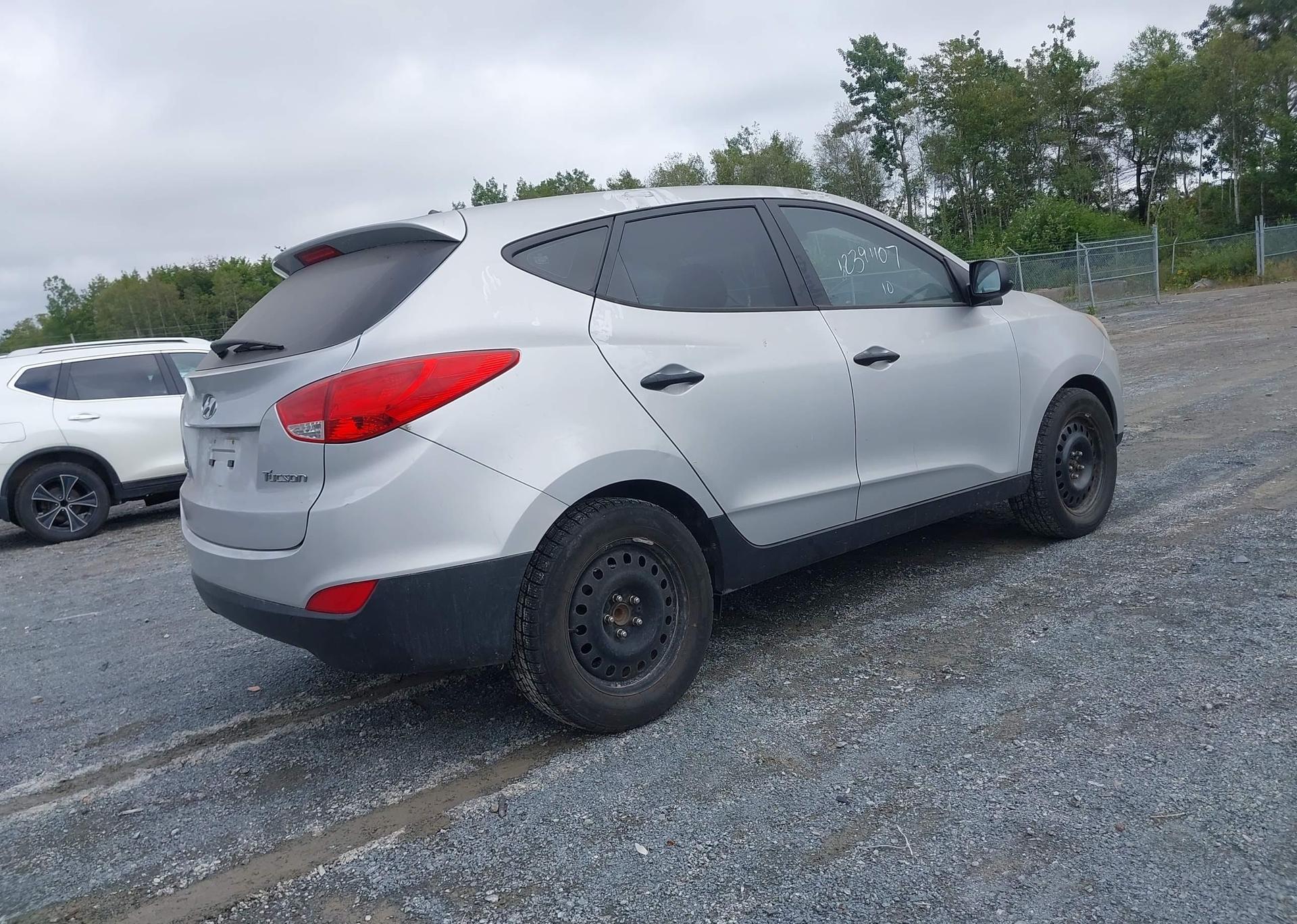 2010 HYUNDAI TUCSON GL
