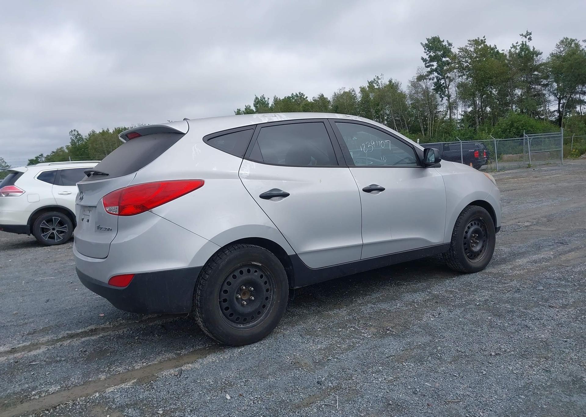 2010 HYUNDAI TUCSON GL
