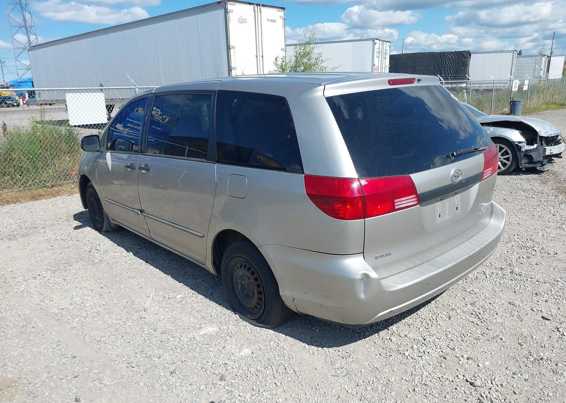 2005 TOYOTA SIENNA CE