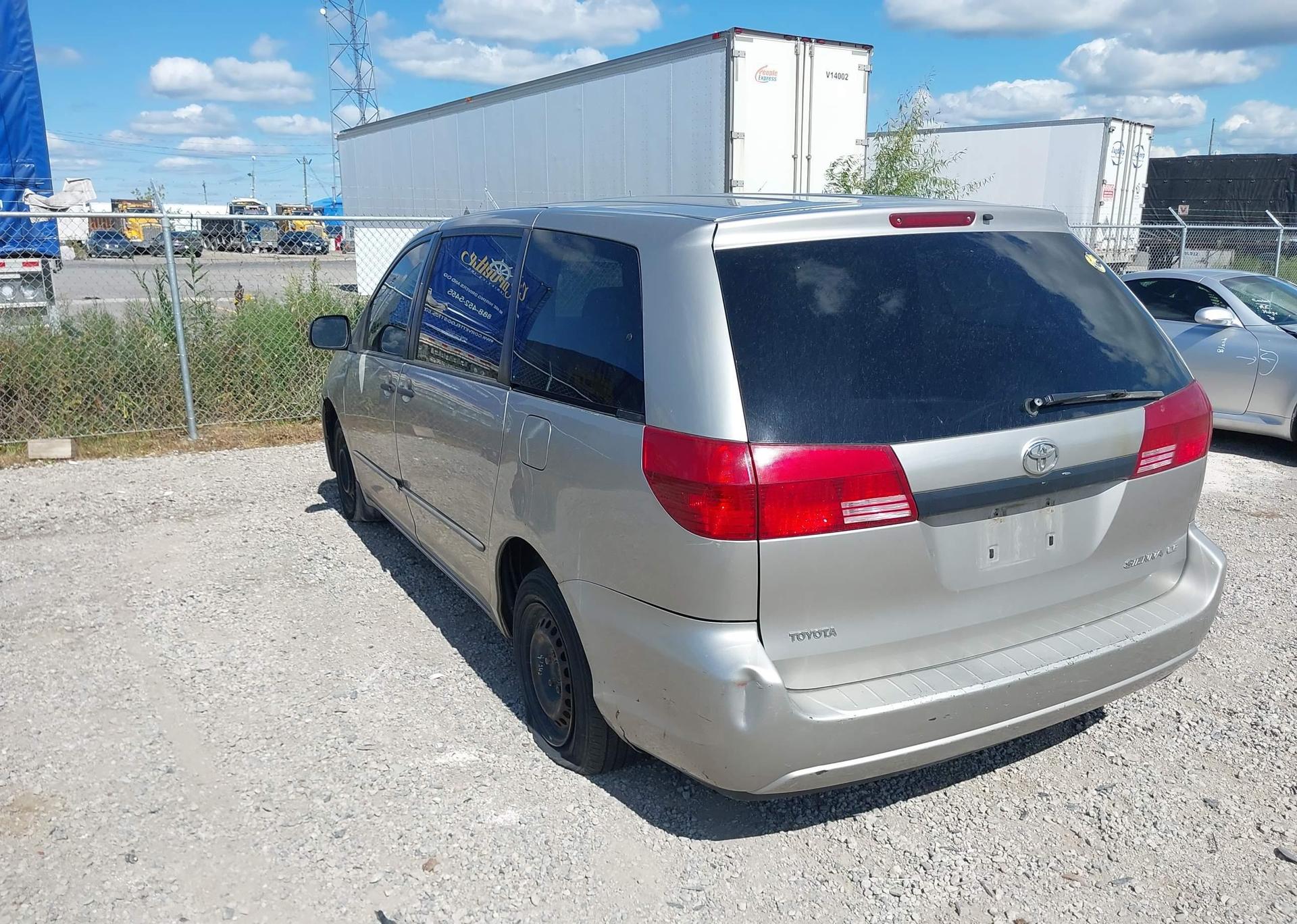 2005 TOYOTA SIENNA CE