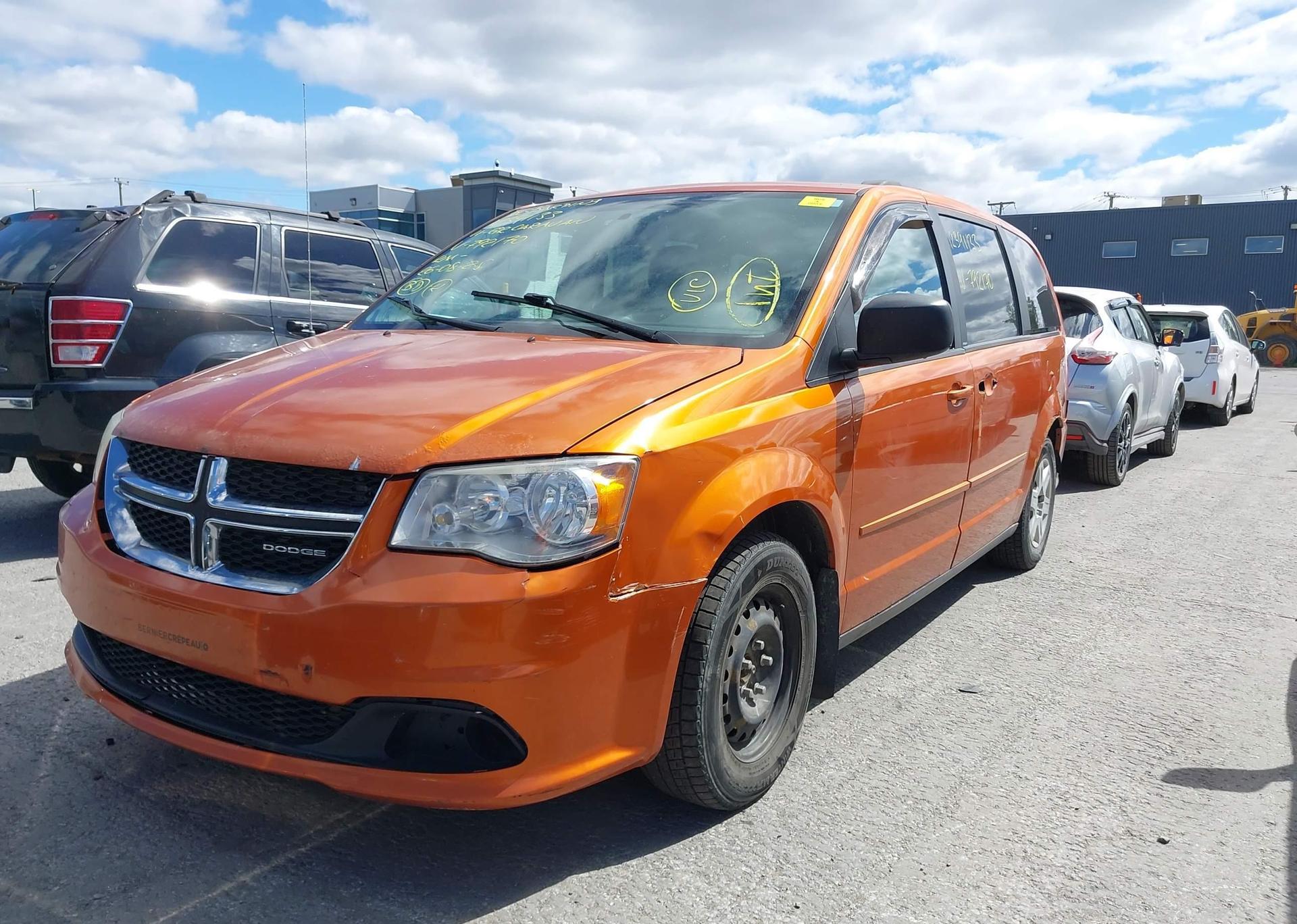2011 DODGE GRAND CARAVAN EXPRESS