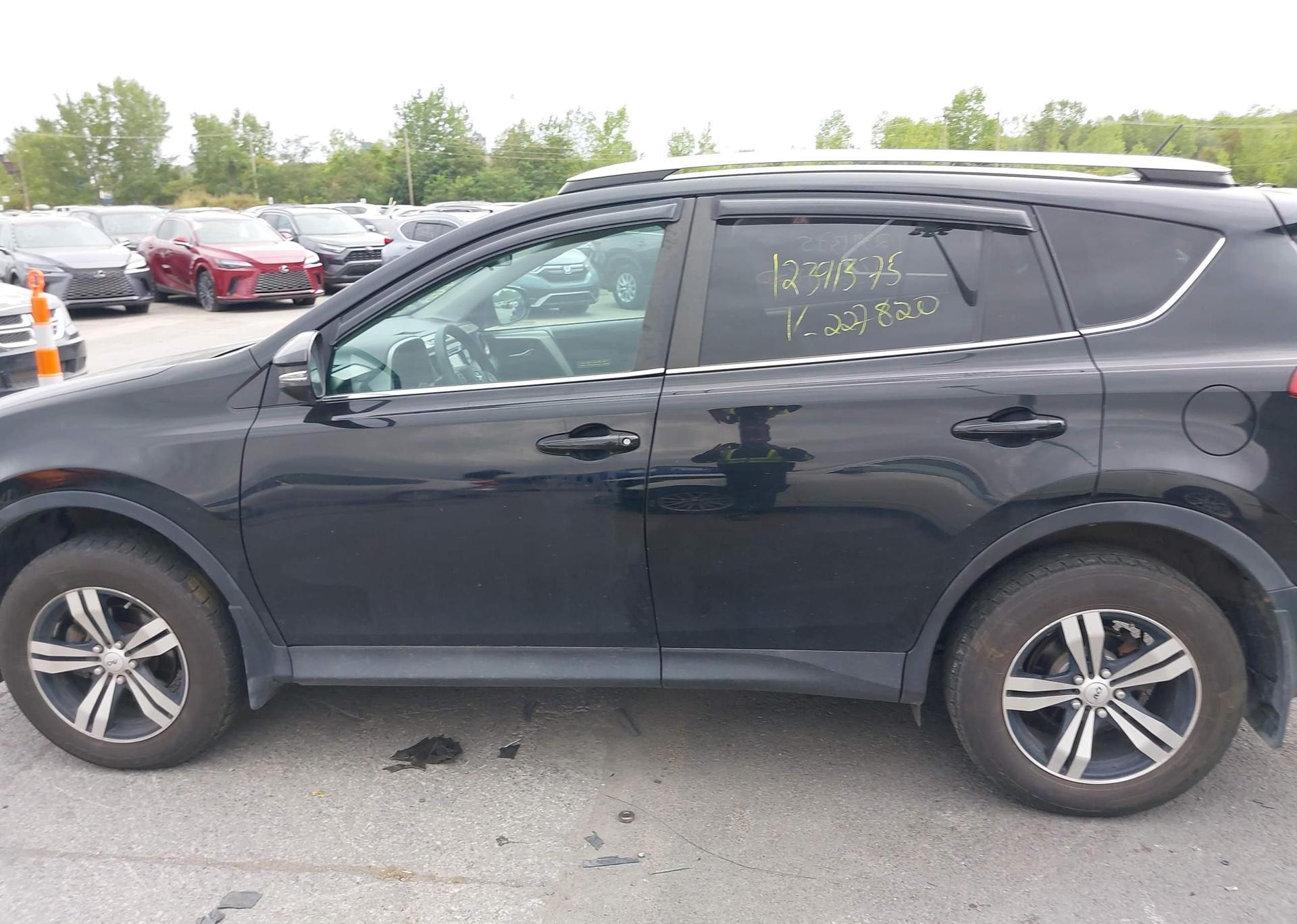2014 TOYOTA RAV4 XLE