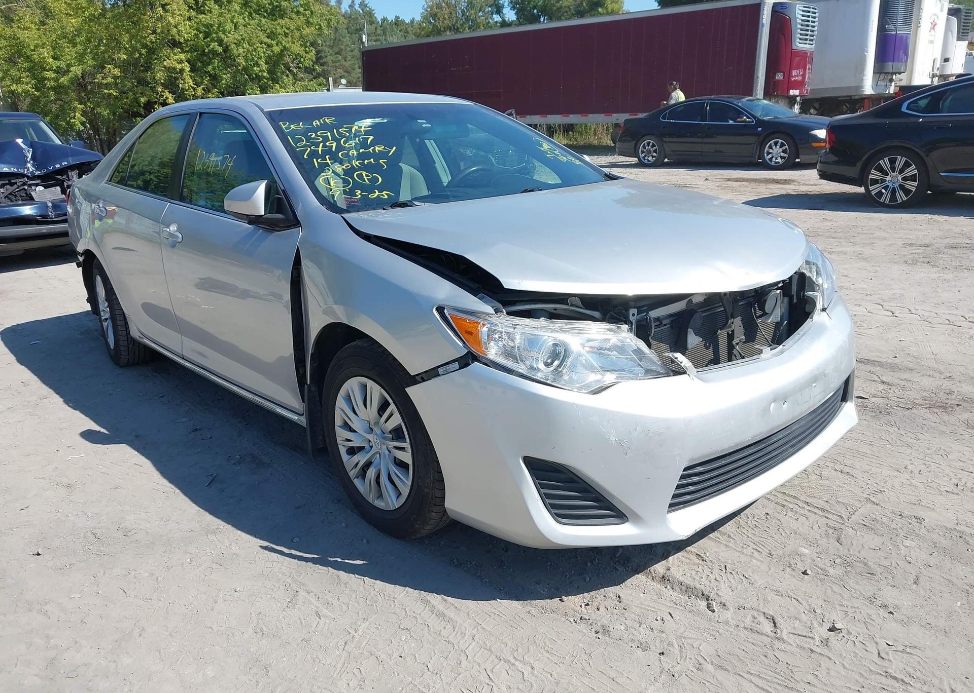 2014 TOYOTA CAMRY