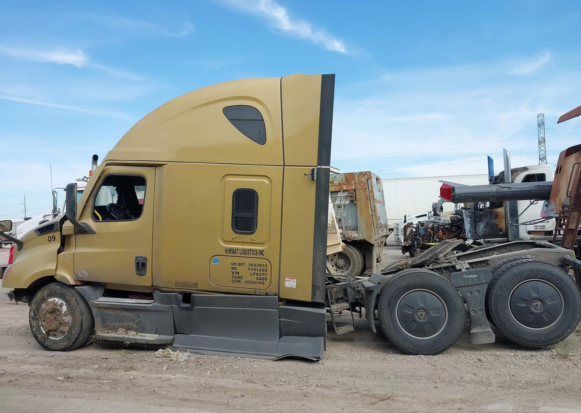 2020 FREIGHTLINER CASCADIA 116