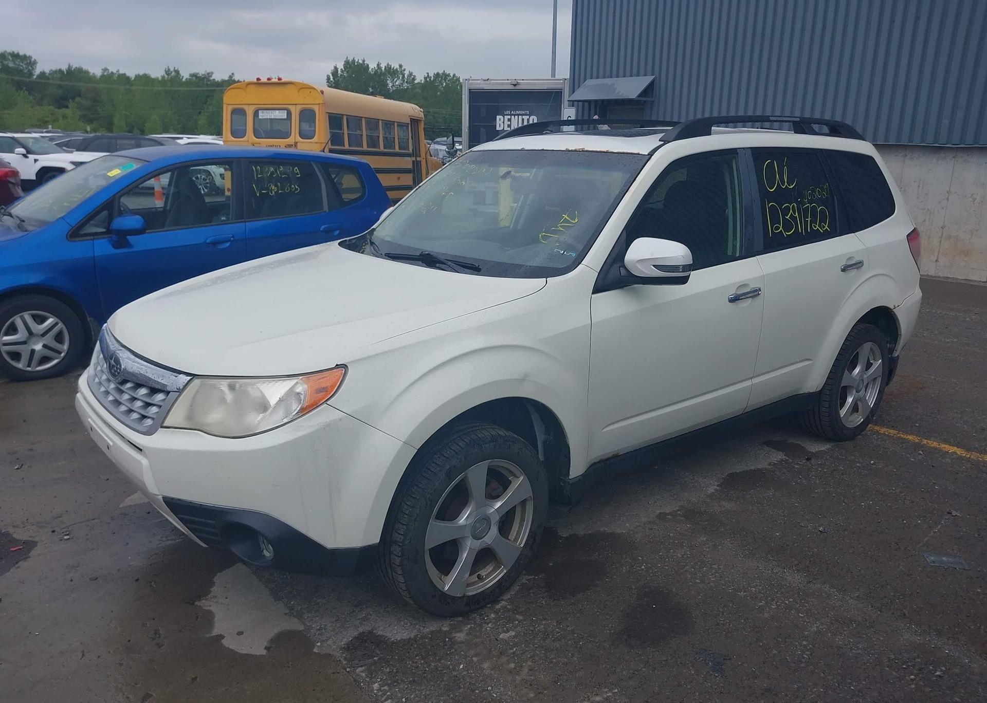 2013 SUBARU FORESTER LIMITED