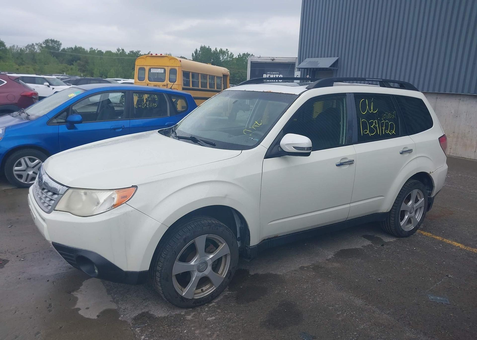 2013 SUBARU FORESTER LIMITED