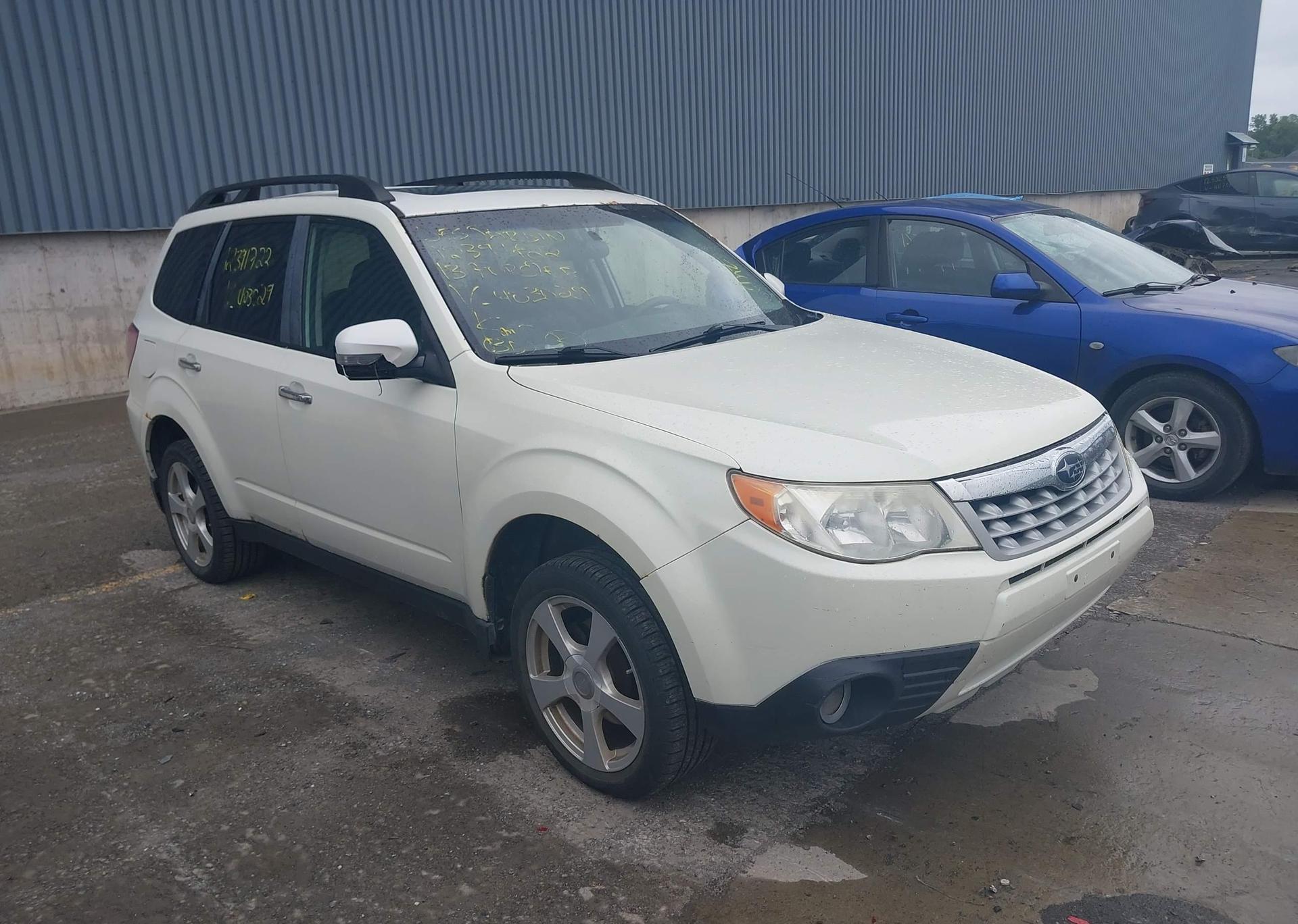 2013 SUBARU FORESTER LIMITED