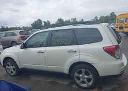 2013 SUBARU FORESTER LIMITED