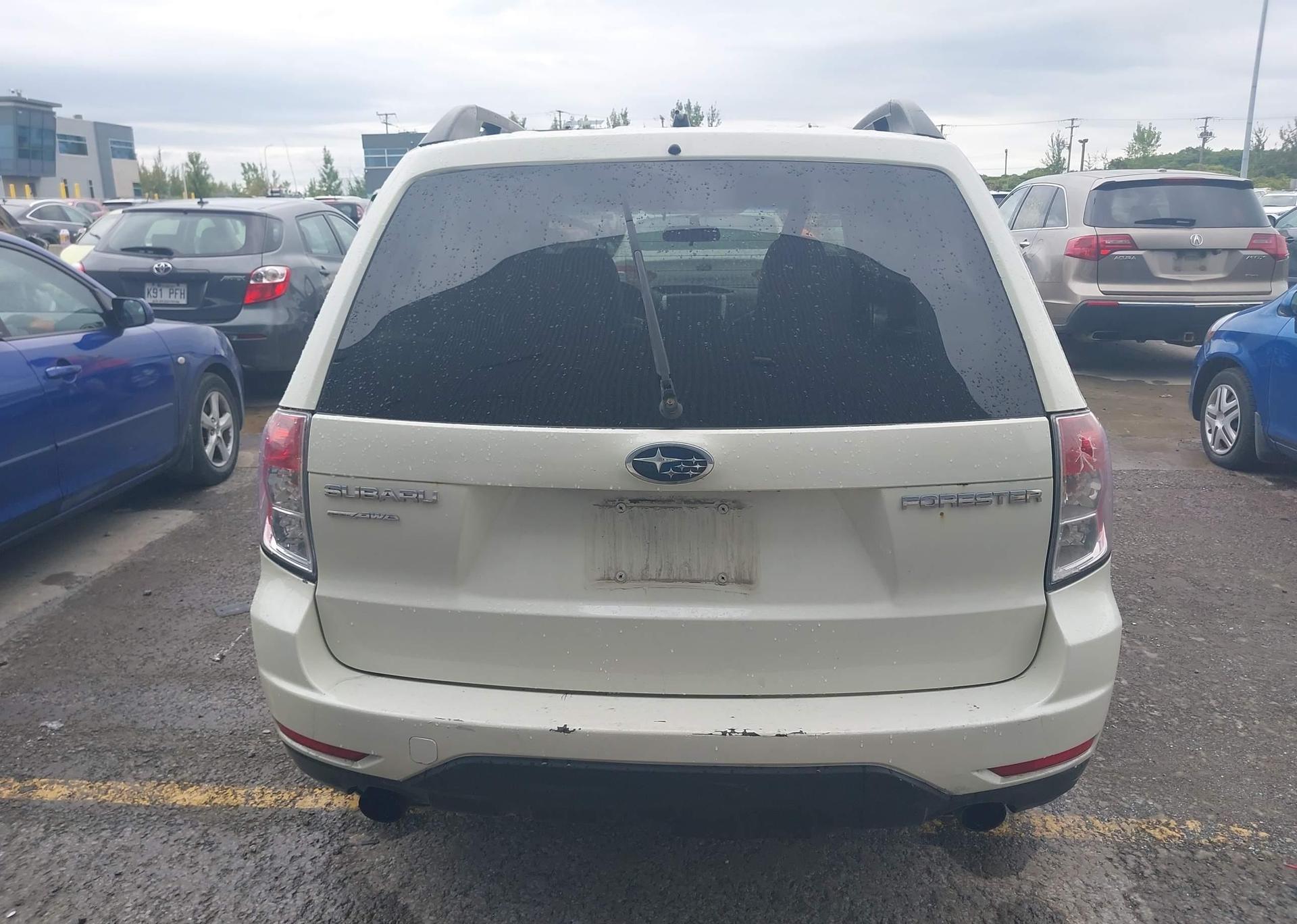 2013 SUBARU FORESTER LIMITED