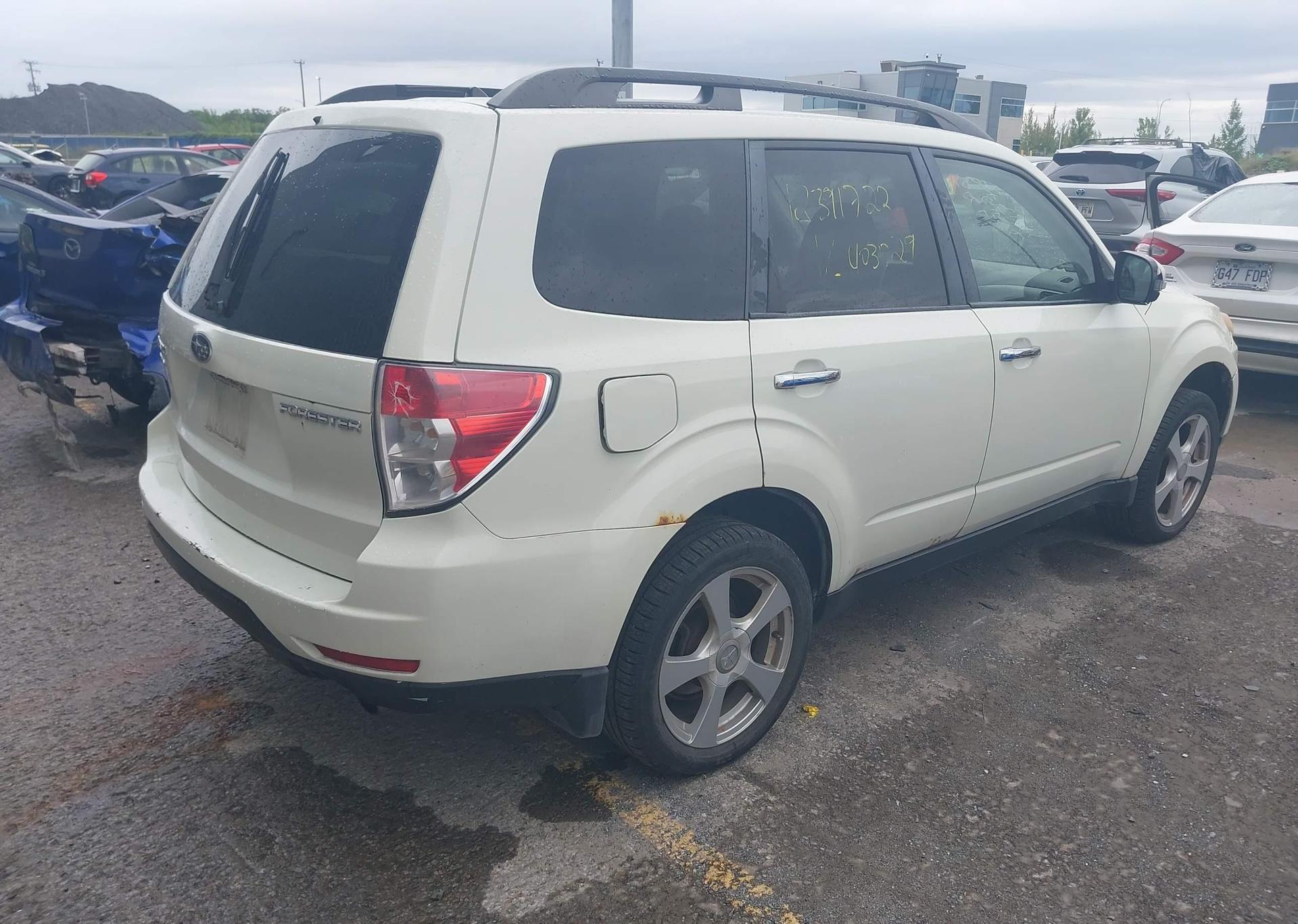 2013 SUBARU FORESTER LIMITED
