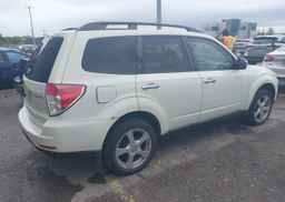 2013 SUBARU FORESTER LIMITED