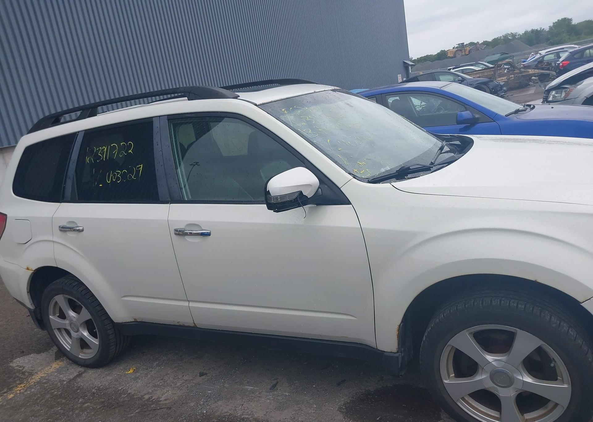 2013 SUBARU FORESTER LIMITED