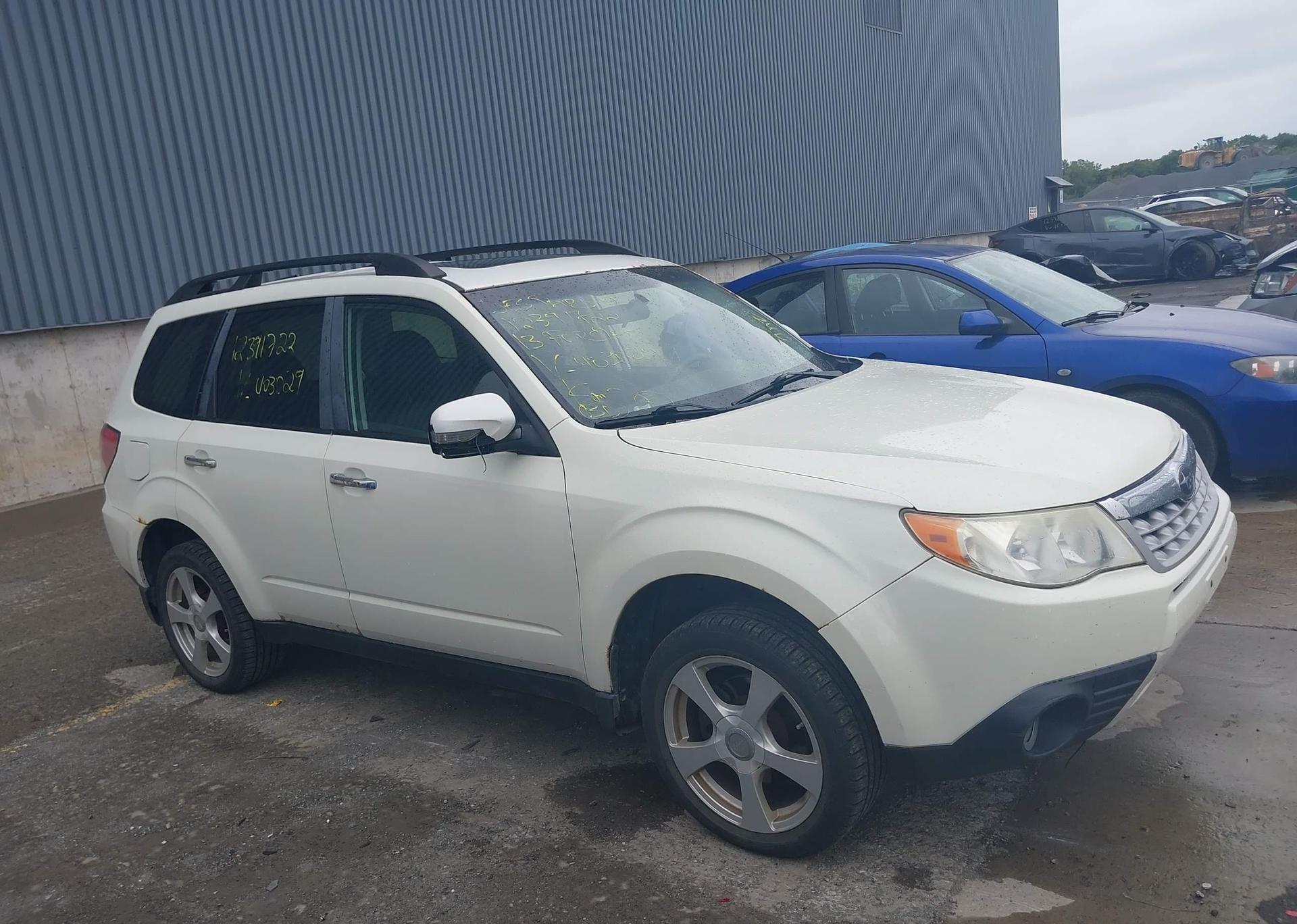 2013 SUBARU FORESTER LIMITED