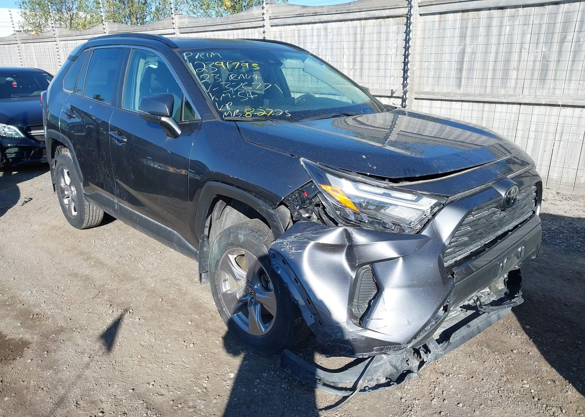 2023 TOYOTA RAV4 XLE