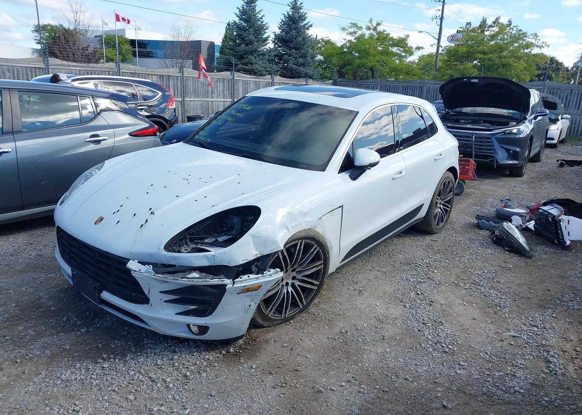 2015 PORSCHE MACAN