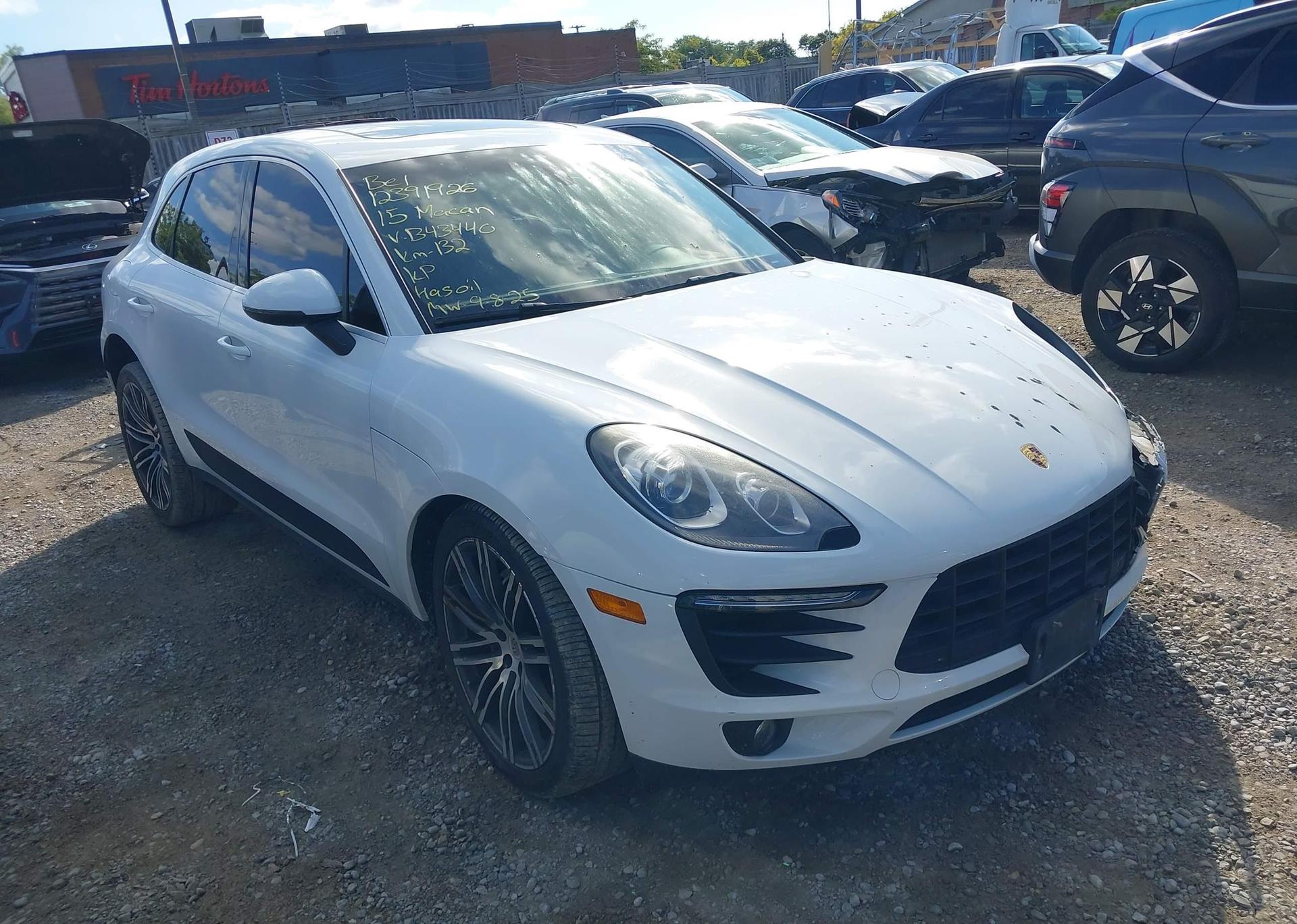 2015 PORSCHE MACAN