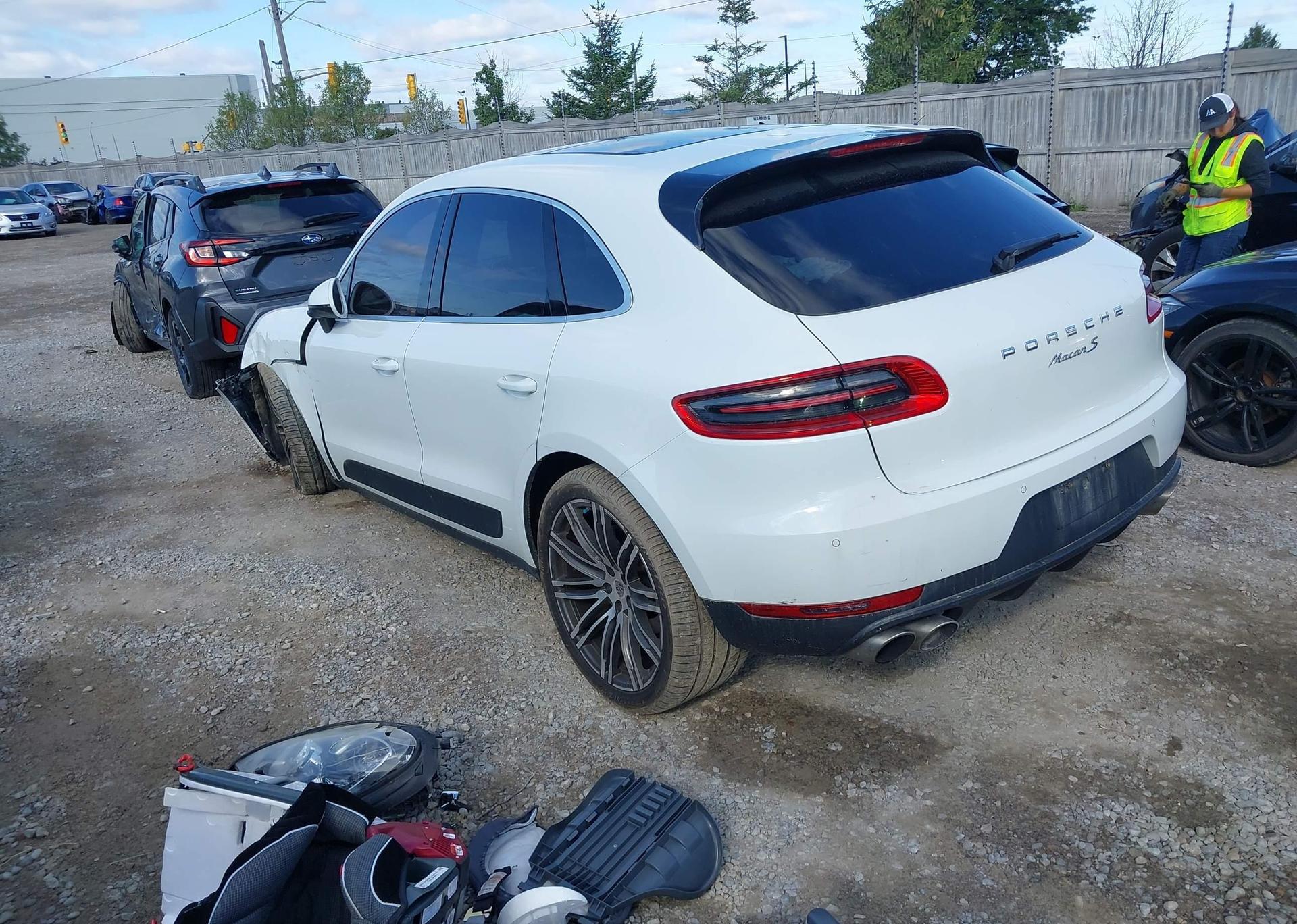 2015 PORSCHE MACAN