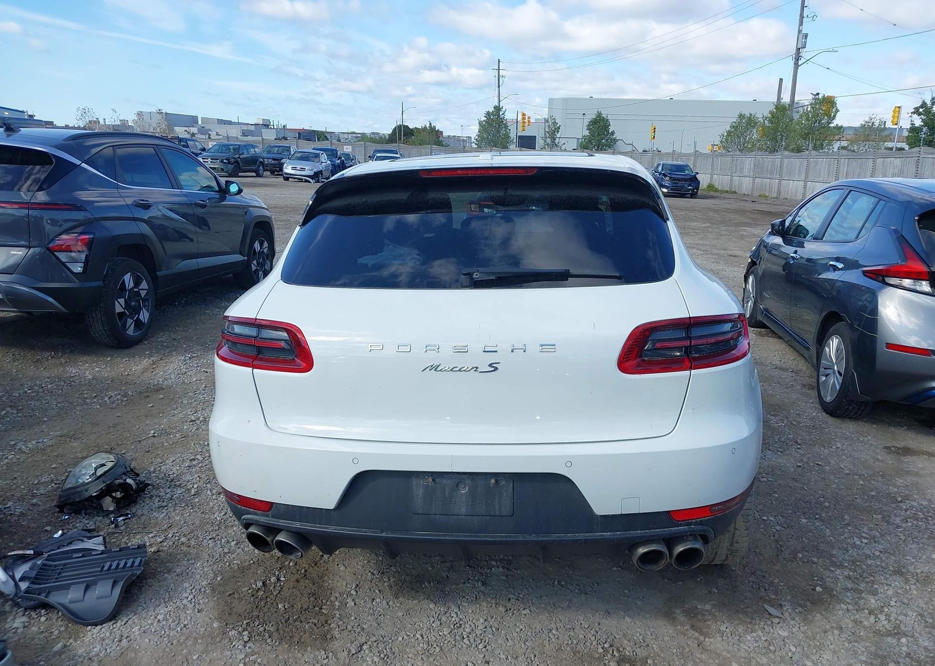 2015 PORSCHE MACAN