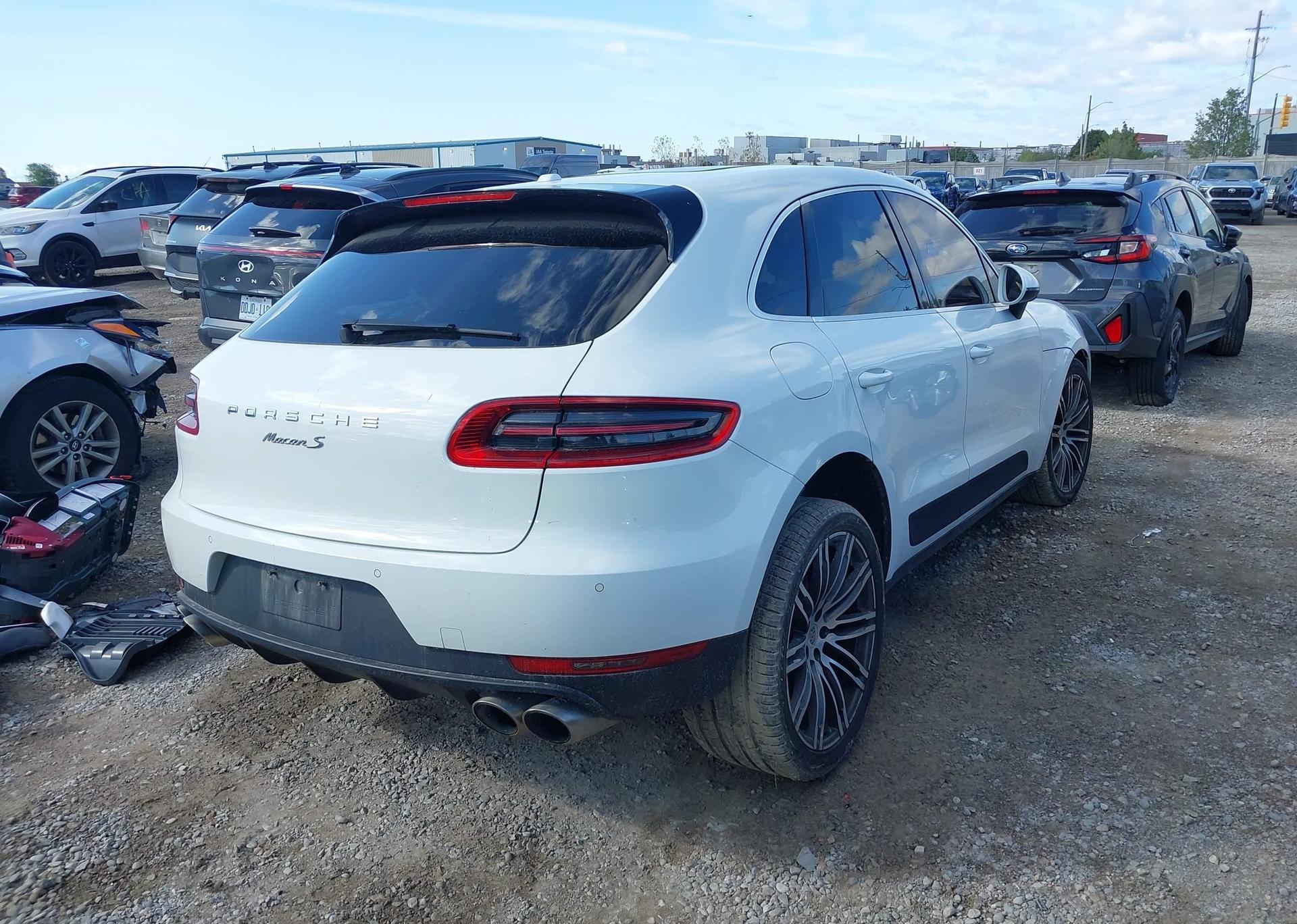2015 PORSCHE MACAN