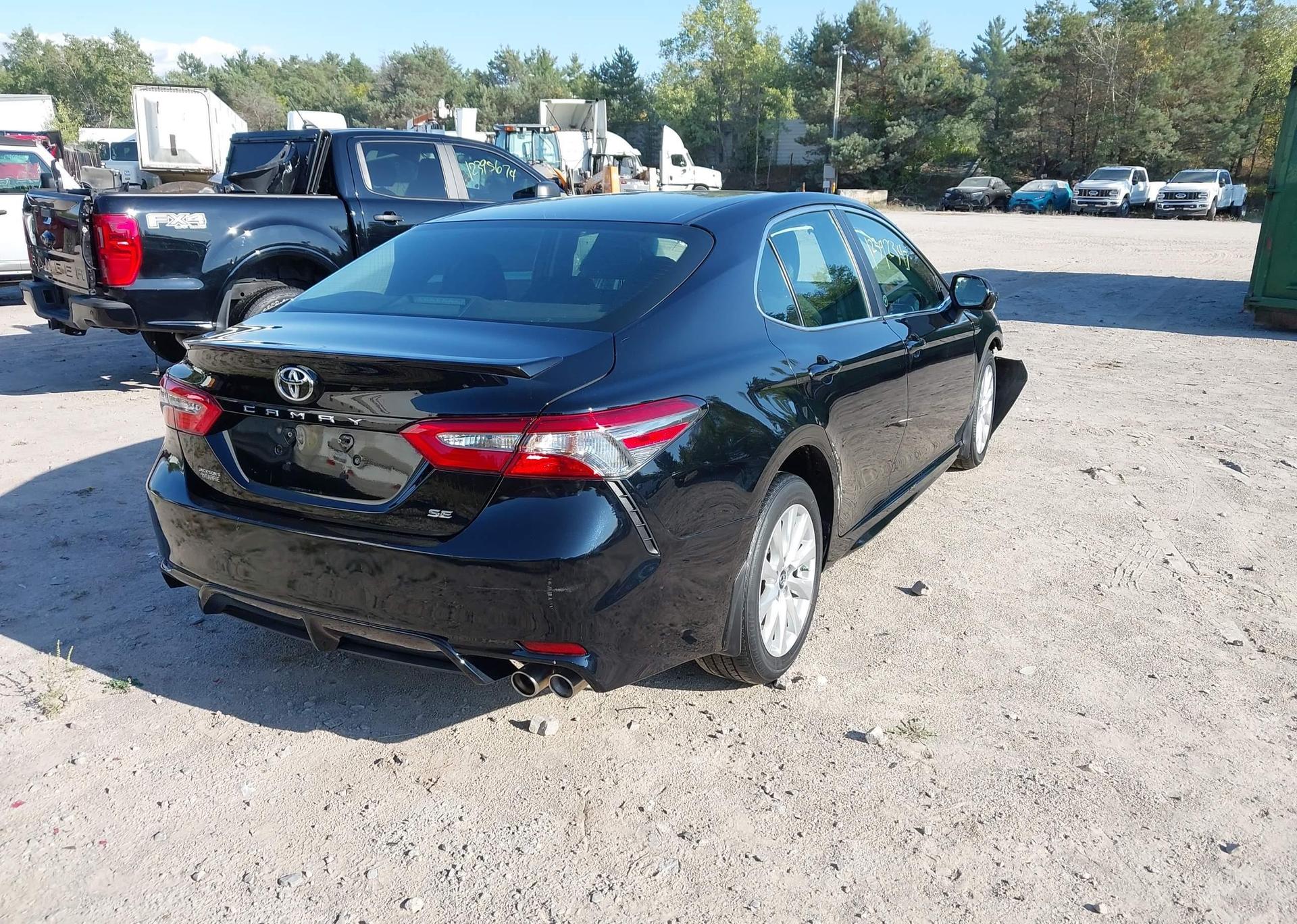 2018 TOYOTA CAMRY SE