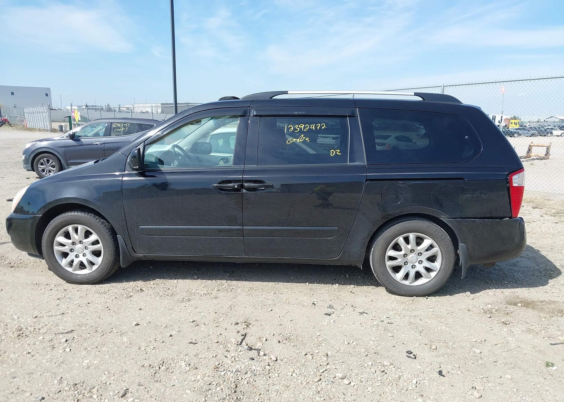 2010 KIA SEDONA EX
